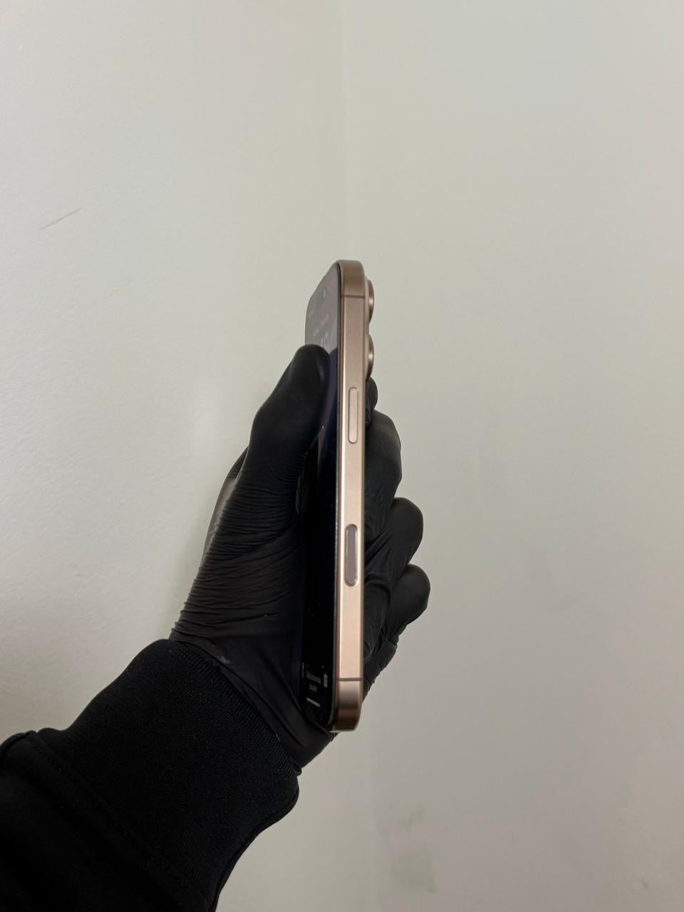 IPHONE 16 PRO 256GB 100% USADO TITANIO DESERT.