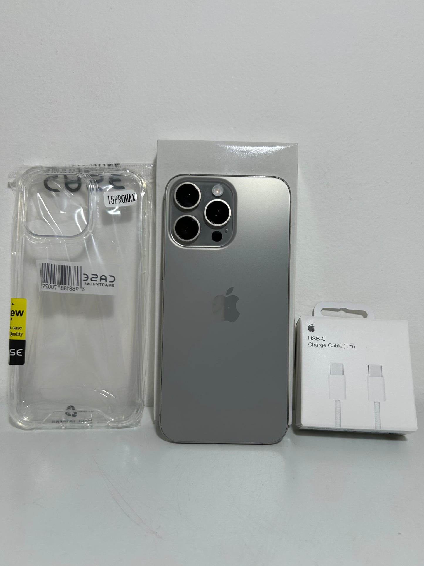 Combo iPhone 15 Pro Max 256GB 98% + Accesorios.