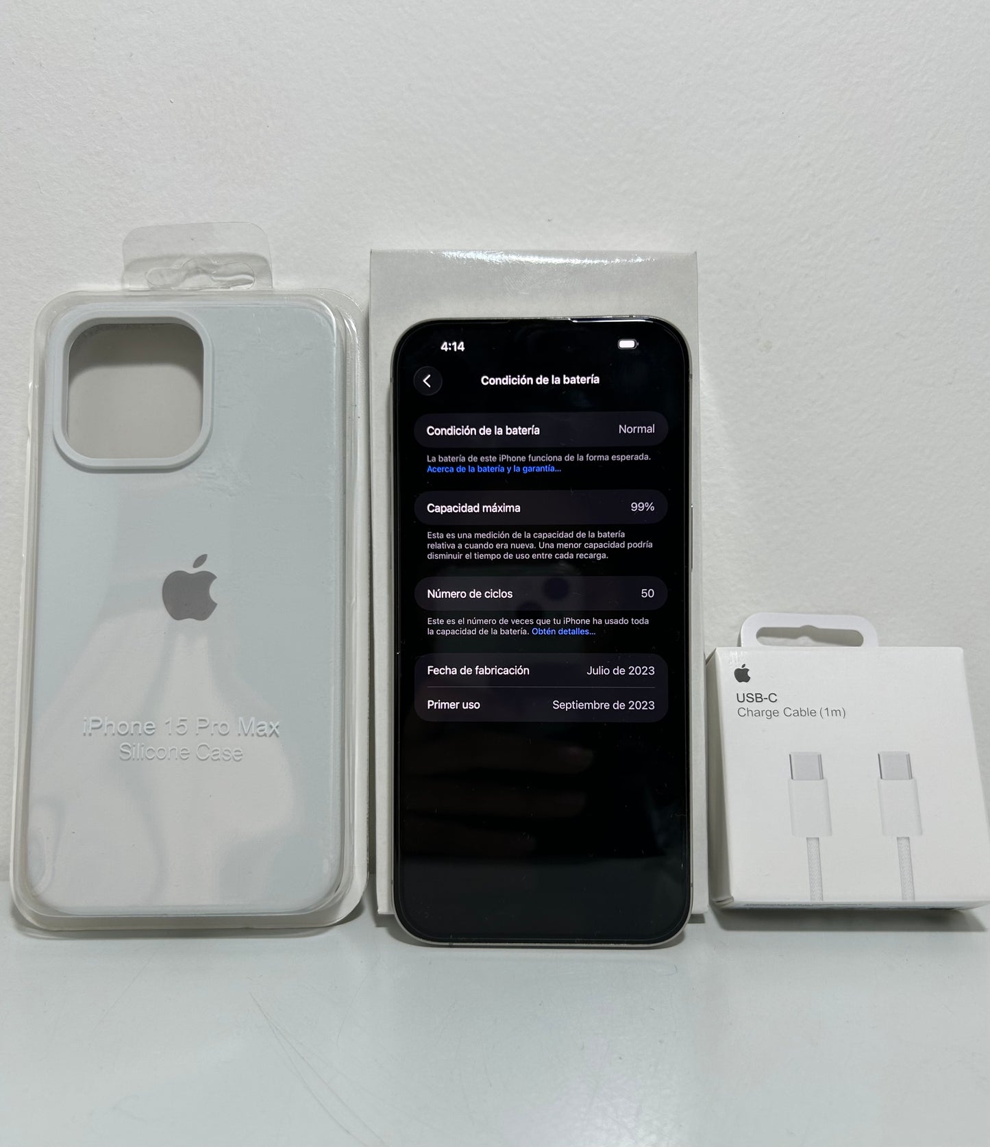 Combo iPhone 15 Pro Max 256GB 98% + Accesorios
