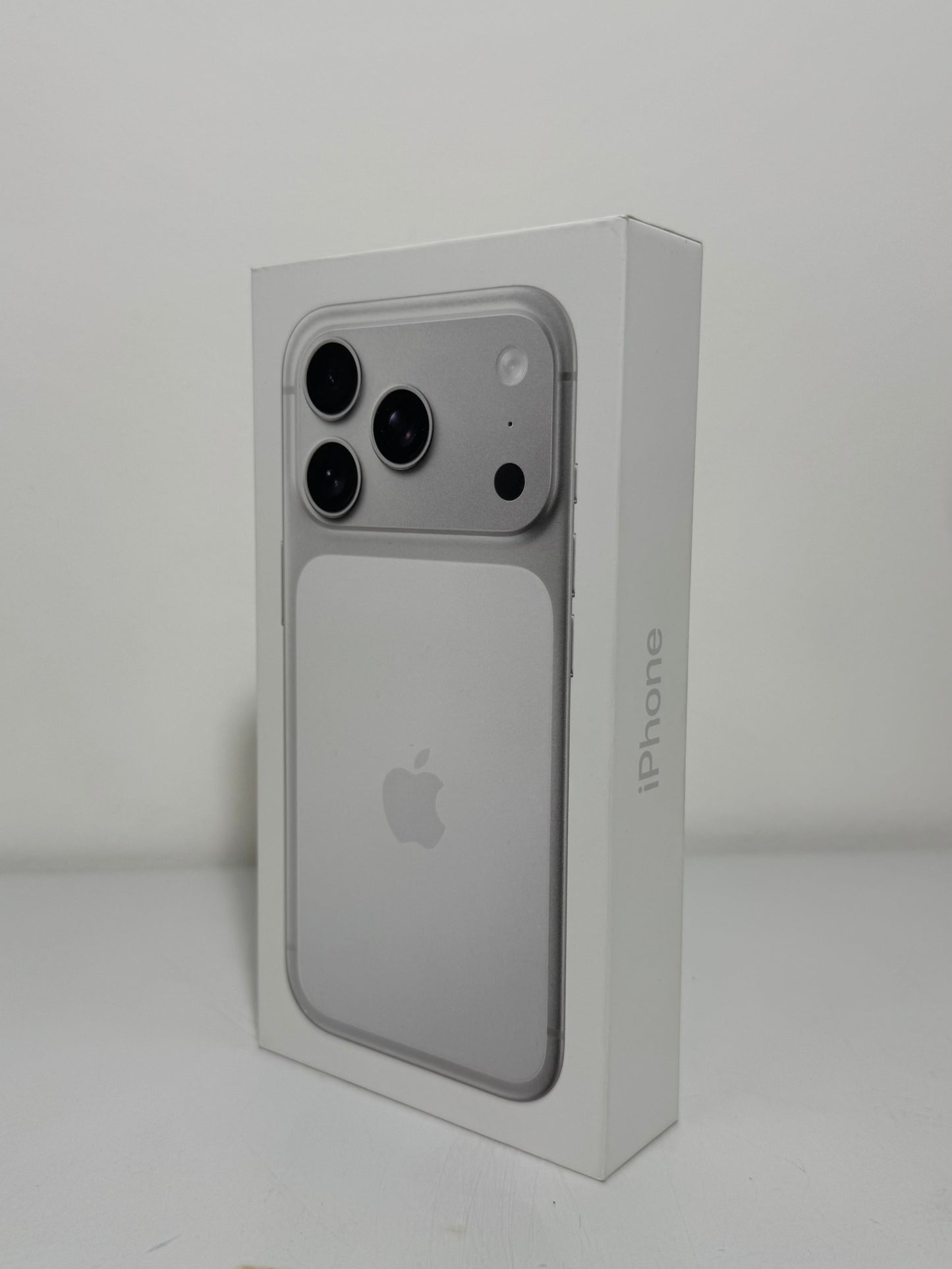 Combo Apple iPhone 17 Pro 256GB Silver Sellado