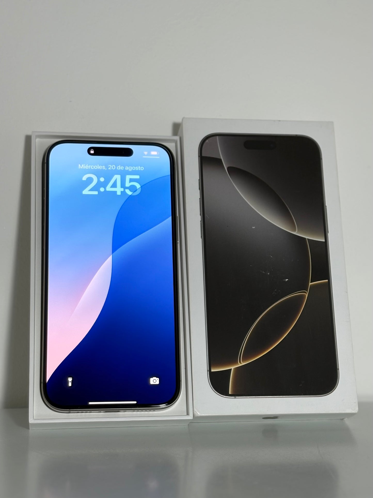 Apple iPhone 16 Pro Max (256GB) Open Box - Titanio Natural