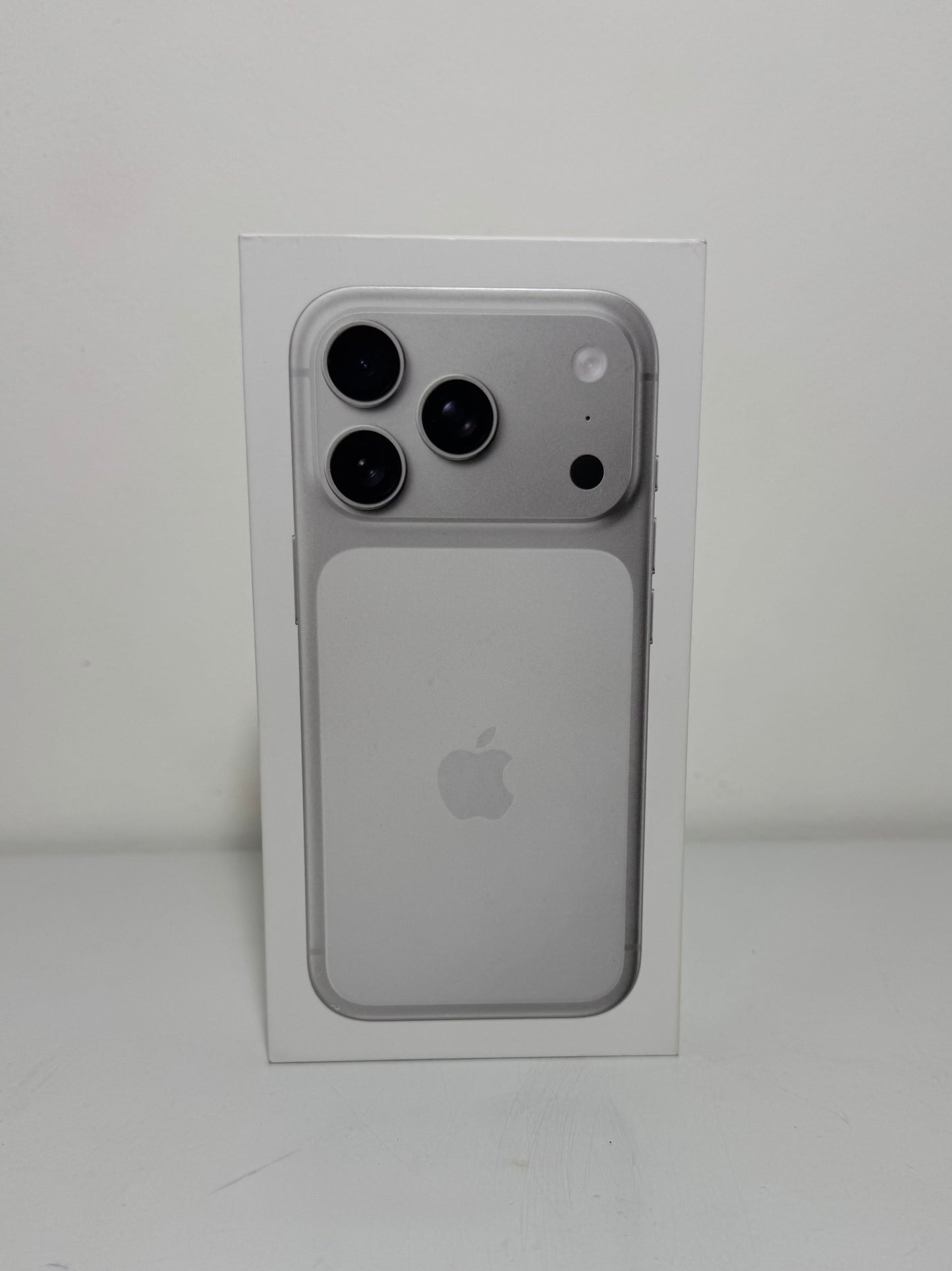 Combo Apple iPhone 17 Pro 256GB Silver Sellado
