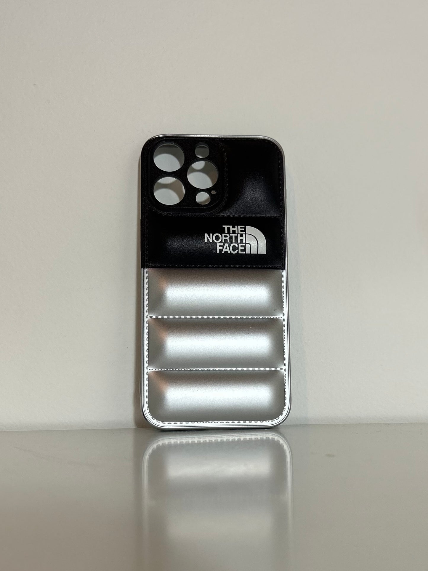 Funda Puffer The North Face iPhone 15 Pro Max